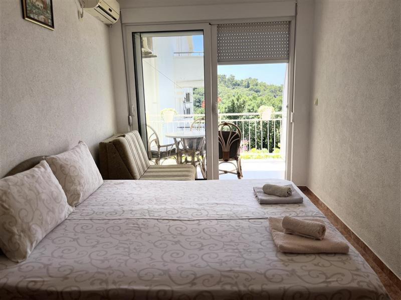 Apartmani Neda Bane Petrovac Екстериор снимка