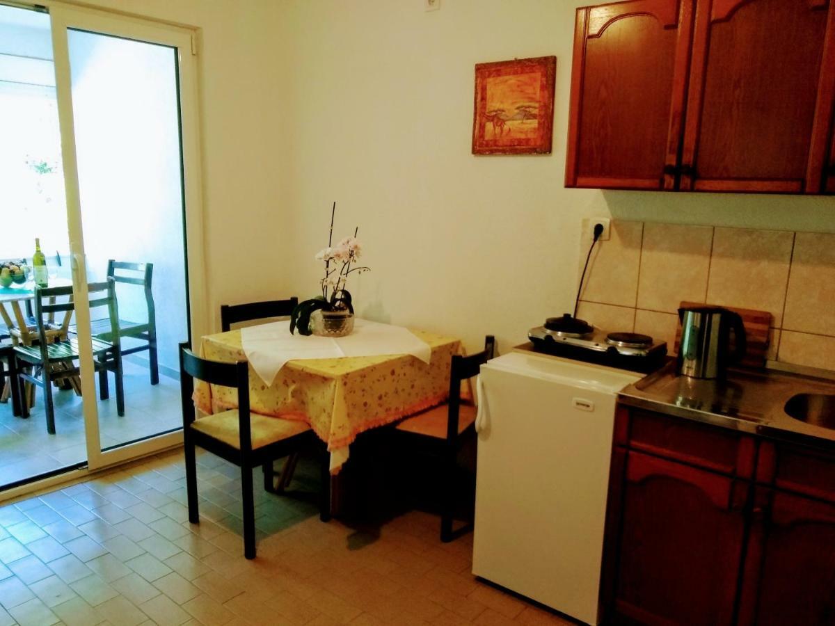 Apartmani Neda Bane Petrovac Екстериор снимка