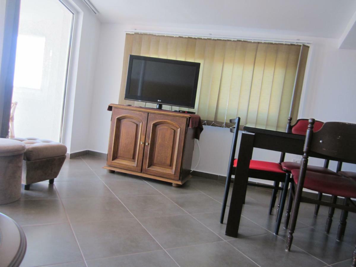 Apartmani Neda Bane Petrovac Екстериор снимка