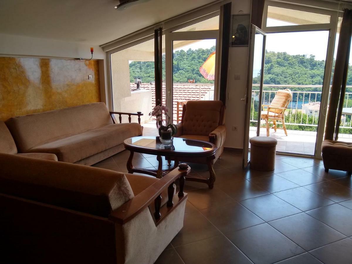 Apartmani Neda Bane Petrovac Екстериор снимка