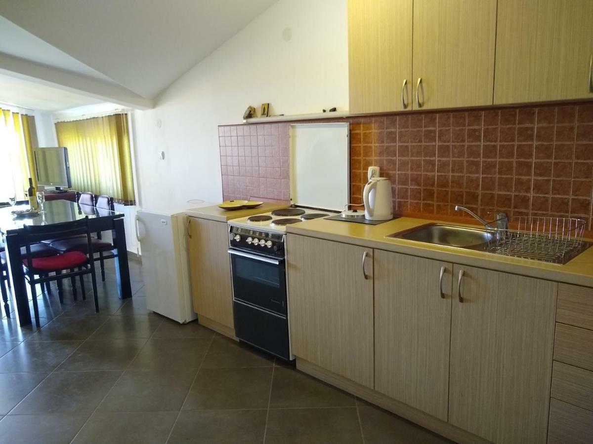 Apartmani Neda Bane Petrovac Екстериор снимка